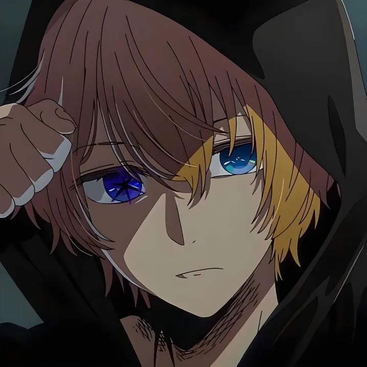 Anime PFP #47: Aqua Hoshino with blond hair and a glowing star in his blue eye pushes back his hair under a black hood.