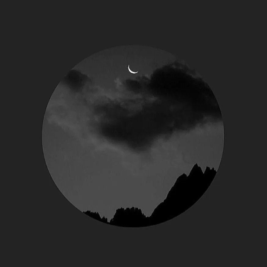 Black PFP #40 (aesthetic, moon)