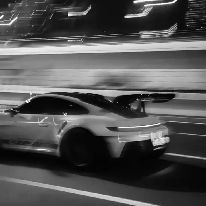 Car PFP #9 (black and white, porsche)