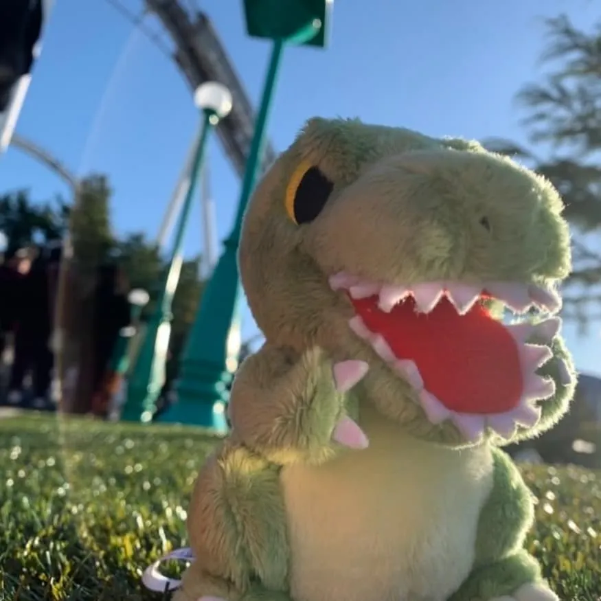 Dinosaur PFP #1 (funny, green, plush)