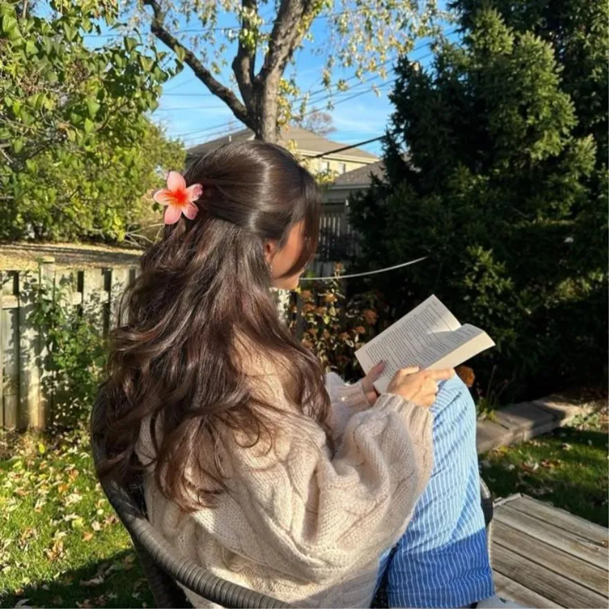 Girl PFP #2