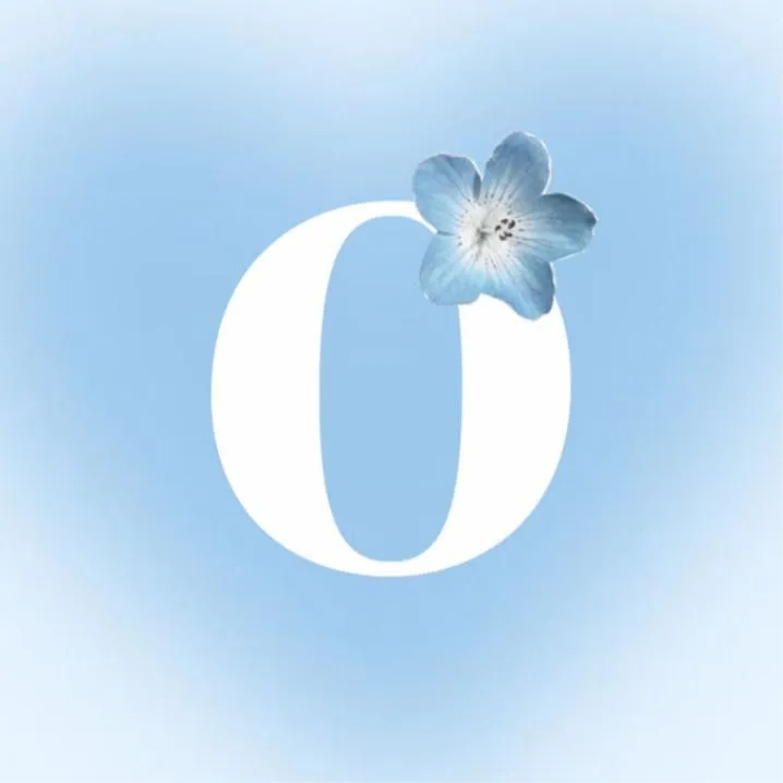 Letter PFP #118: A white serif letter O with a pale blue flower on its top edge sits on a soft blue glowing background.