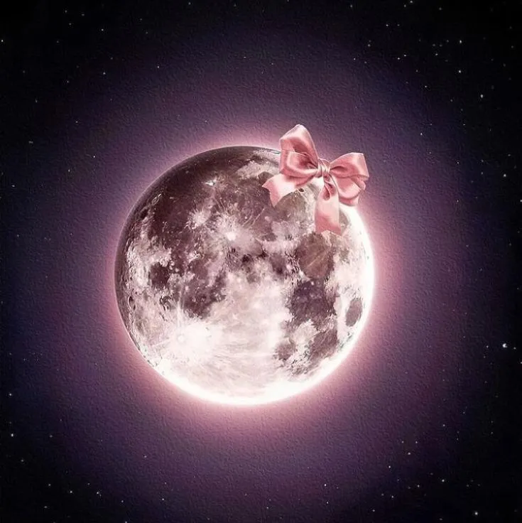 Moon PFP #15 (full moon, pink)