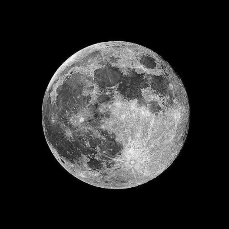 Moon PFP #9 (black and white, full moon)