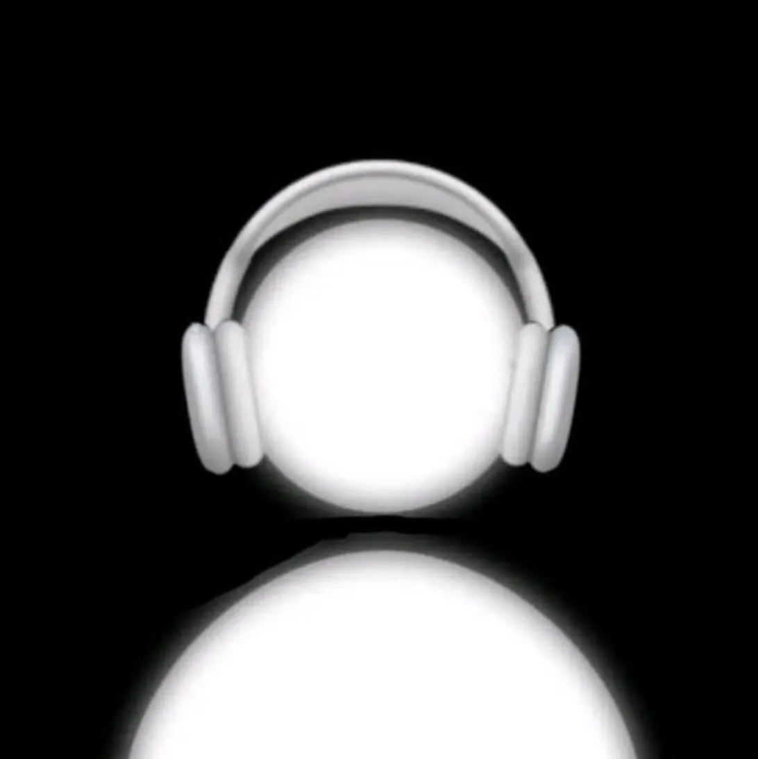 Music PFP #3 (black and white, headphones)