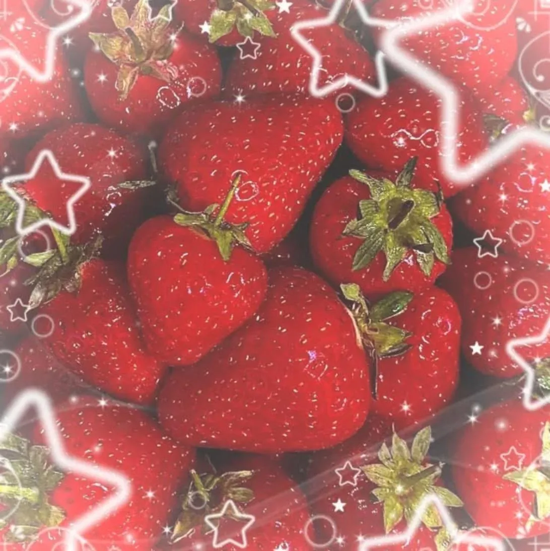 Strawberry PFP #13 (aesthetic)